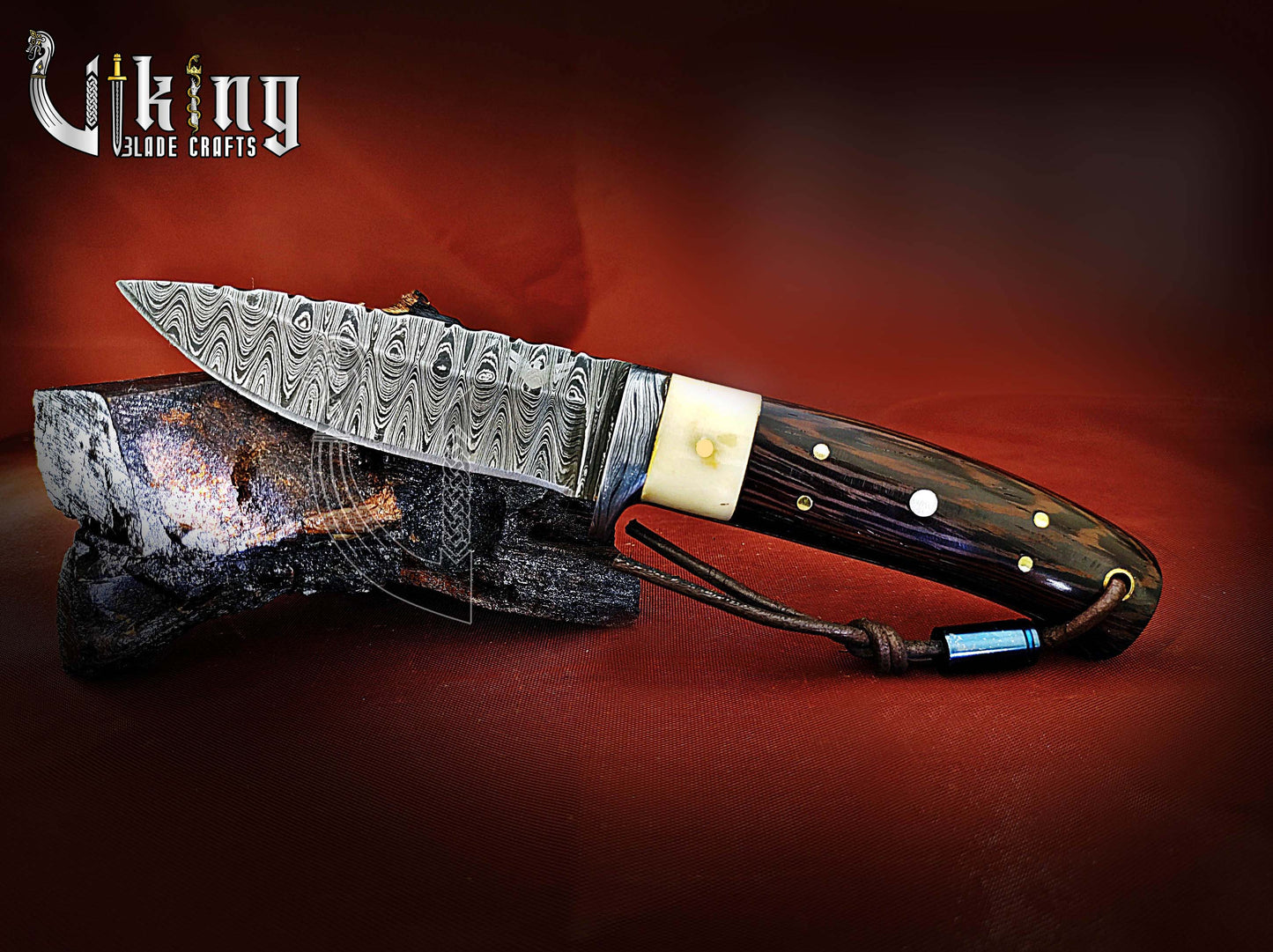 Damascus Steel Fixed Hunting Knife With Wenge Wood & Bone Handle