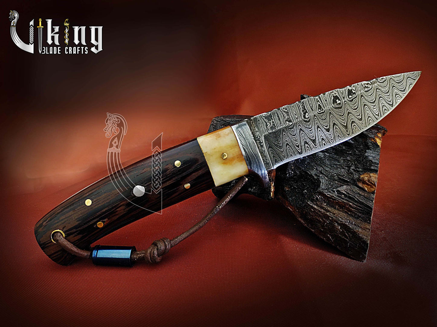 Damascus Steel Fixed Hunting Knife With Wenge Wood & Bone Handle