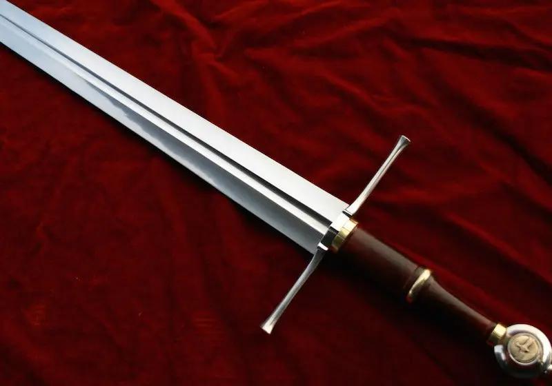 Raven Longsword – Dark Winged Medieval Sword with Brass Raven & Sheath - Viking Blade Crafts