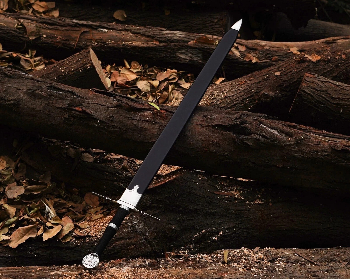 Witcher 3 Mastercrafted Wolf Sword Replica with Scabbard – 70cm