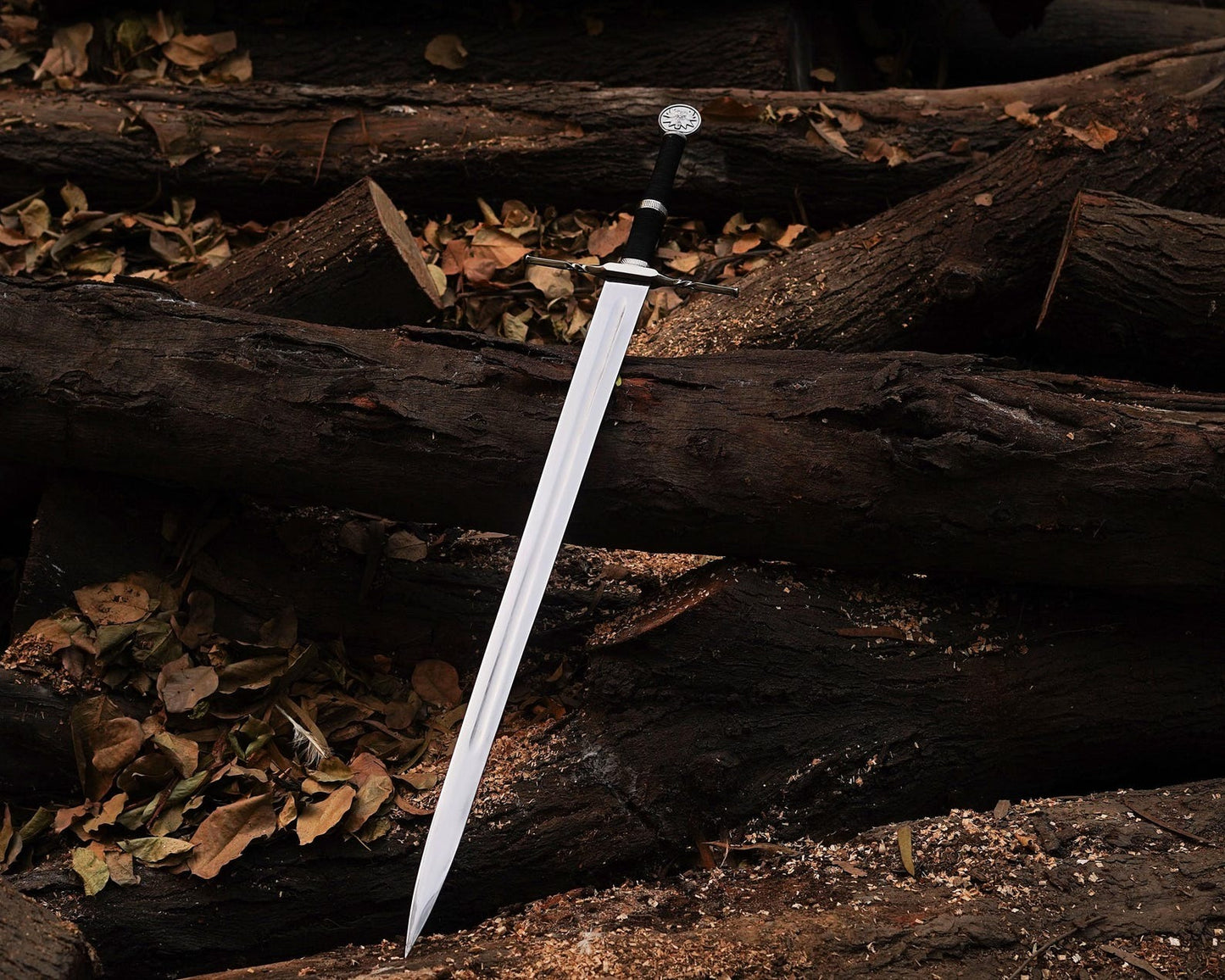 Witcher 3 Mastercrafted Wolf Sword Replica with Scabbard – 70cm