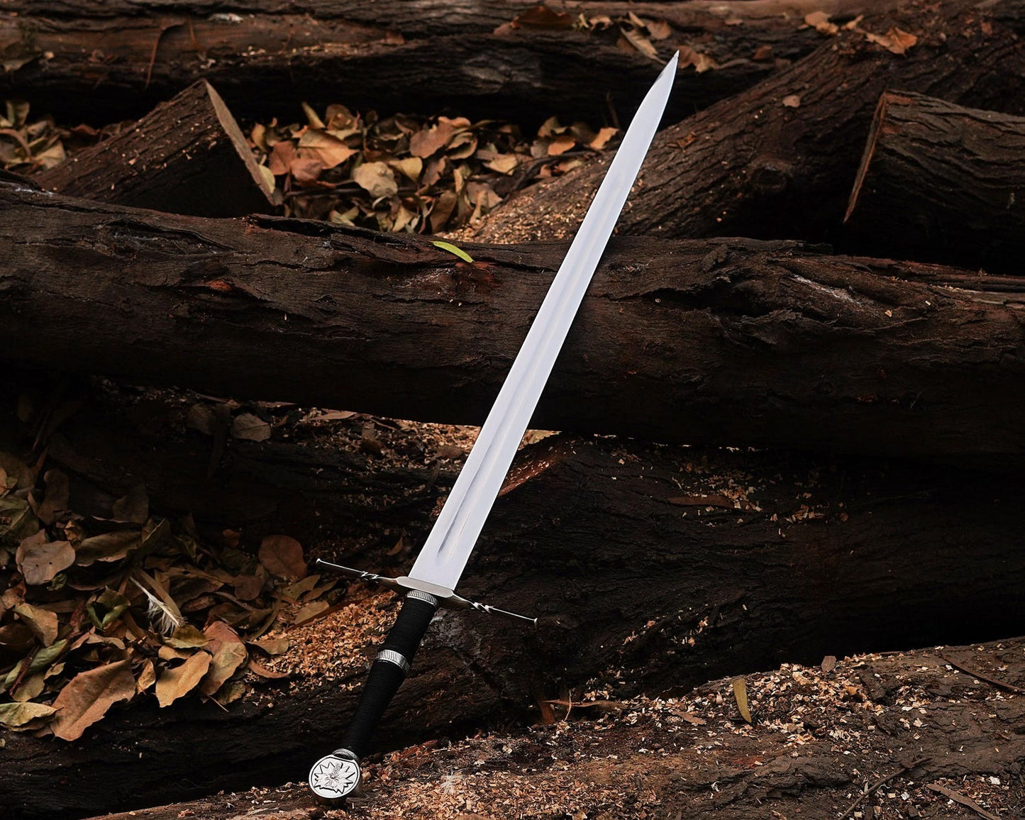 Witcher 3 Mastercrafted Wolf Sword Replica with Scabbard – 70cm