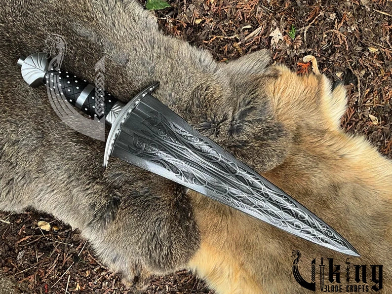 Cinquedea Sword – Custom Vine Engraved Carbon Steel Rogue Dagger Replica