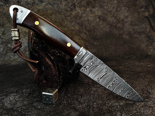 Best Gifts for Knife Lovers – Why Damascus Knives are the Perfect Choice