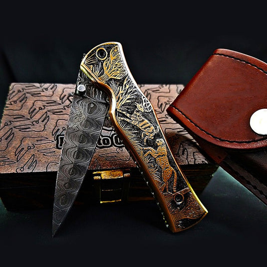 Hand-Carved Wildlife Theme Damascus Pocket Knife – Collector’s Edition