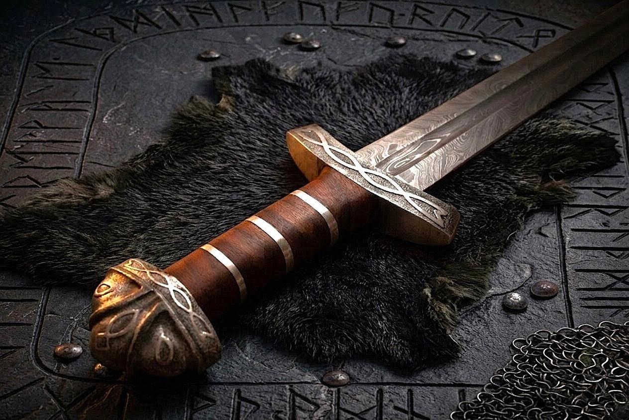 Handmade Damascus Steel Northmen Viking Sword with Scabbard
