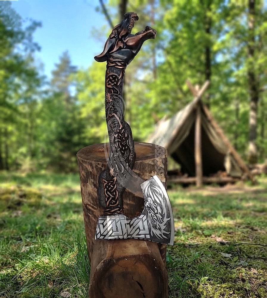 The Níðhöggr Vanguard II: 23" Hand-Forged Dragon Rosewood Axe