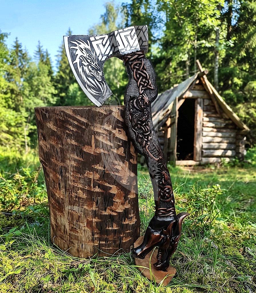 The Níðhöggr Vanguard II: 23" Hand-Forged Dragon Rosewood Axe