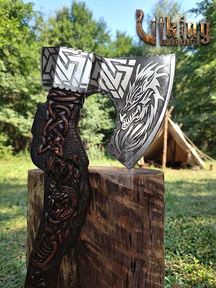 The Níðhöggr Vanguard II: 23" Hand-Forged Dragon Rosewood Axe