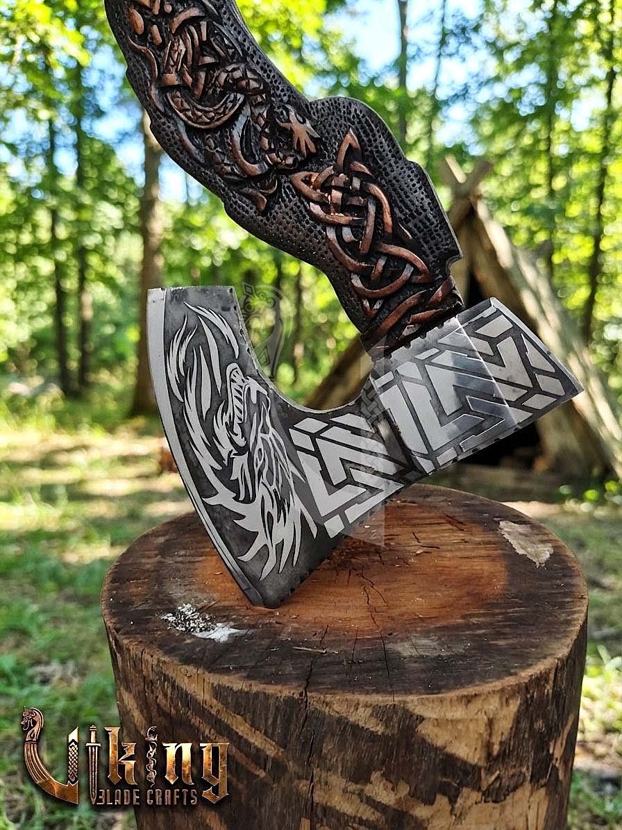 The Níðhöggr Vanguard II: 23" Hand-Forged Dragon Rosewood Axe