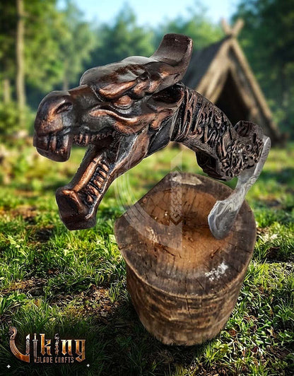 The Níðhöggr Vanguard II: 23" Hand-Forged Dragon Rosewood Axe