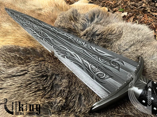 Cinquedea Sword – Custom Vine Engraved Carbon Steel Rogue Dagger Replica