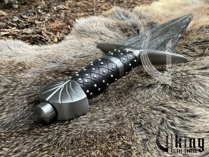 Cinquedea Sword – Custom Vine Engraved Carbon Steel Rogue Dagger Replica